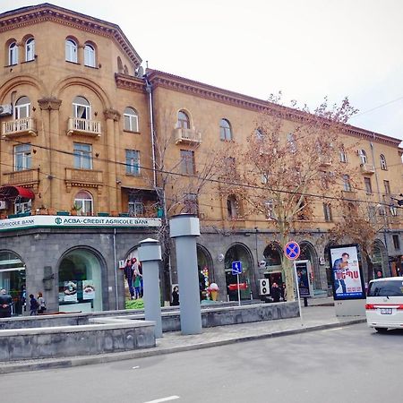 יירבאן Abovyan 36 Apt & Tour מראה חיצוני תמונה