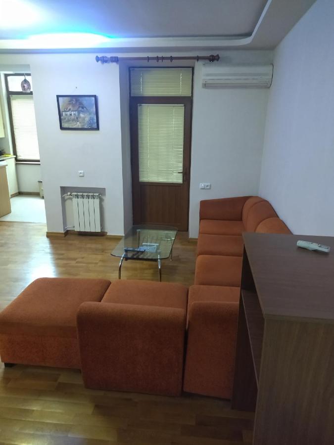 יירבאן Abovyan 36 Apt & Tour מראה חיצוני תמונה