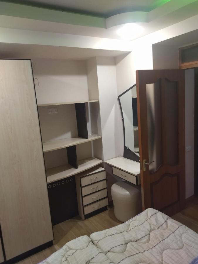 יירבאן Abovyan 36 Apt & Tour מראה חיצוני תמונה