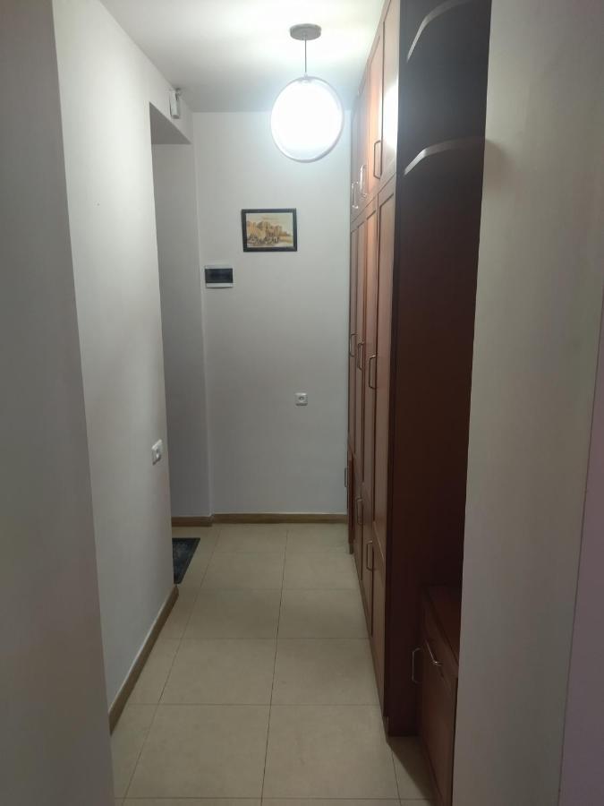 יירבאן Abovyan 36 Apt & Tour מראה חיצוני תמונה